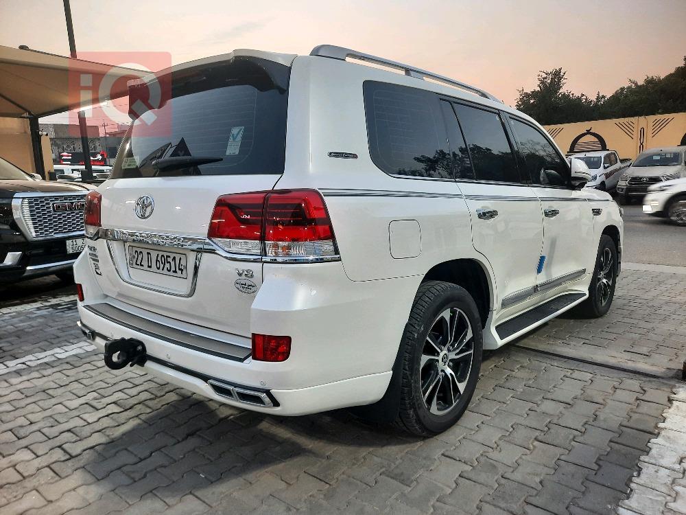 تويوتا لاندكروزر